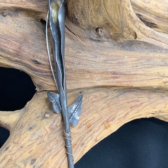 Sculpted Designer Pin - Picture 1 of 6